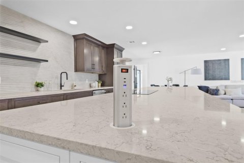 Casa en venta en Largo, Florida, 3 dormitorios, 165.18 m2 № 1804839 - foto 18