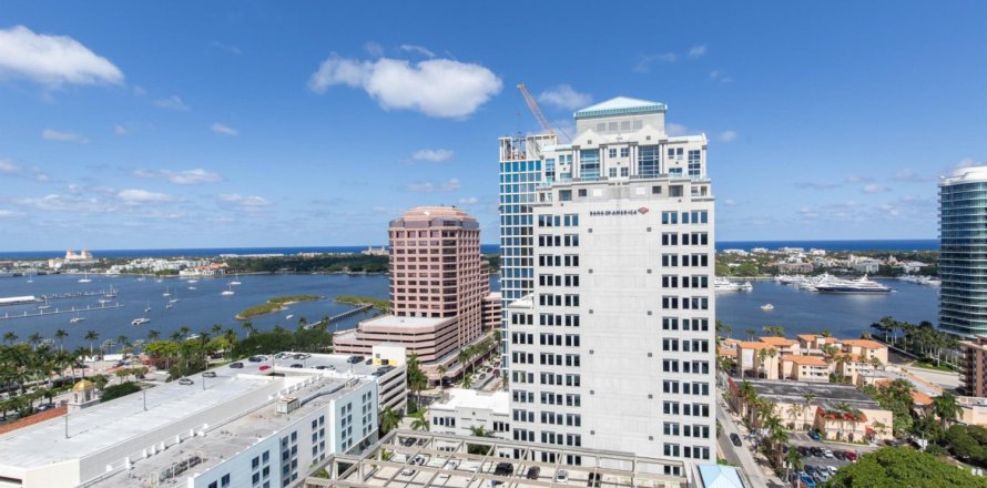 Condominio en West Palm Beach, Florida, 1 dormitorio № 1174903