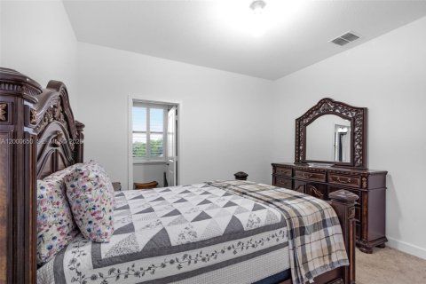 Casa en alquiler en Tamarac, Florida, 4 dormitorios, 226.68 m2 № 2253052 - foto 23