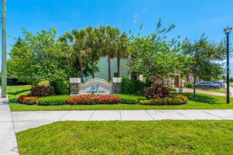 Casa en alquiler en Tamarac, Florida, 4 dormitorios, 226.68 m2 № 2253052 - foto 3