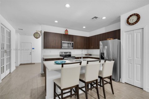 Casa en alquiler en Tamarac, Florida, 4 dormitorios, 226.68 m2 № 2253052 - foto 9