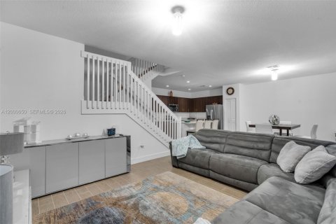 Casa en alquiler en Tamarac, Florida, 4 dormitorios, 226.68 m2 № 2253052 - foto 19