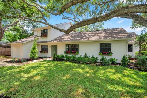 House in Tampa, Florida 4 bedrooms, 305.74 sq.m. № 1844885 - photo 8