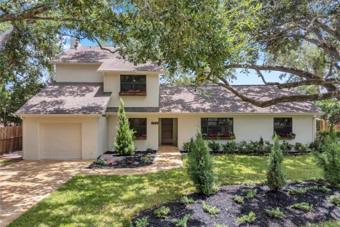 House in Tampa, Florida 4 bedrooms, 305.74 sq.m. № 1844885 - photo 1