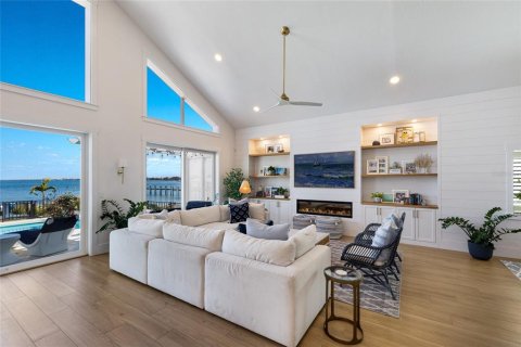 Casa en venta en Bradenton, Florida, 5 dormitorios, 560.76 m2 № 2430624 - foto 18