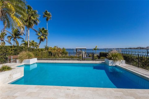 Casa en venta en Bradenton, Florida, 5 dormitorios, 560.76 m2 № 2430624 - foto 4