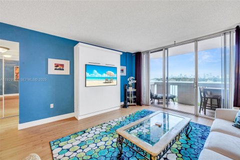 Copropriété à louer à Miami Beach, Floride: 1 chambre, 78.97 m2 № 1987462 - photo 3