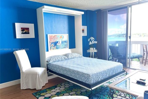 Copropriété à louer à Miami Beach, Floride: 1 chambre, 78.97 m2 № 1987462 - photo 4