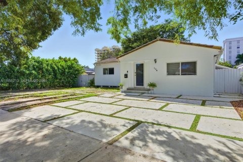 House in Miami, Florida 3 bedrooms, 170.85 sq.m. № 2010160 - photo 26