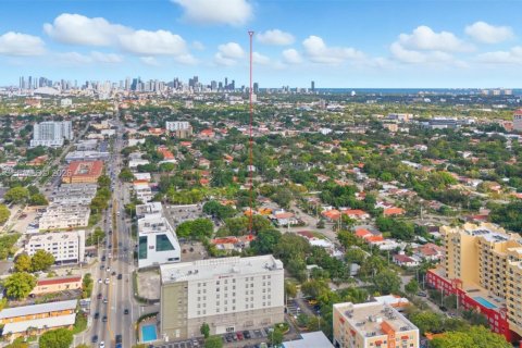 House in Miami, Florida 3 bedrooms, 170.85 sq.m. № 2010160 - photo 6