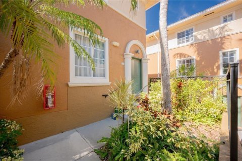 Townhouse in Miami, Florida 3 bedrooms, 134.71 sq.m. № 2245489