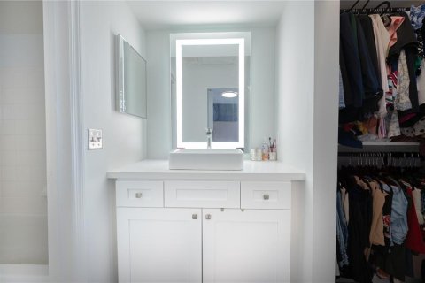 Townhouse in Miami, Florida 3 bedrooms, 134.71 sq.m. № 2245489 - photo 14