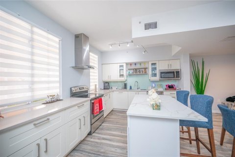 Townhouse in Miami, Florida 3 bedrooms, 134.71 sq.m. № 2245489 - photo 4