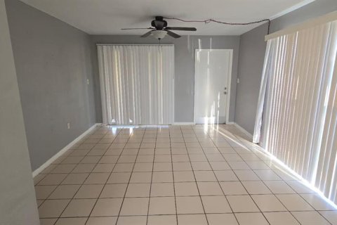 Villa ou maison à louer à Port Charlotte, Floride: 2 chambres, 79.06 m2 № 2409913 - photo 5