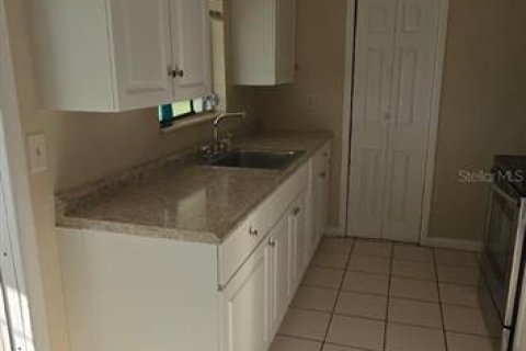 Villa ou maison à louer à Port Charlotte, Floride: 2 chambres, 79.06 m2 № 2409913 - photo 11