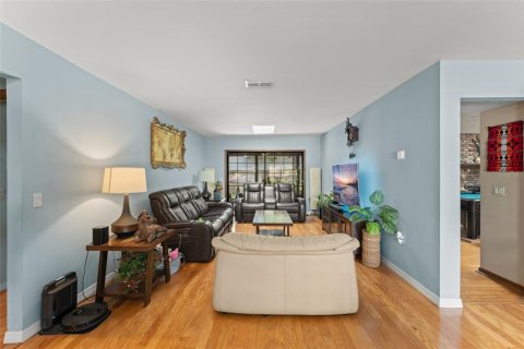 House in Longwood, Florida 4 bedrooms, 183.11 sq.m. № 2378362 - photo 6