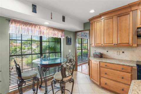 House in Longwood, Florida 4 bedrooms, 183.11 sq.m. № 2378362 - photo 10