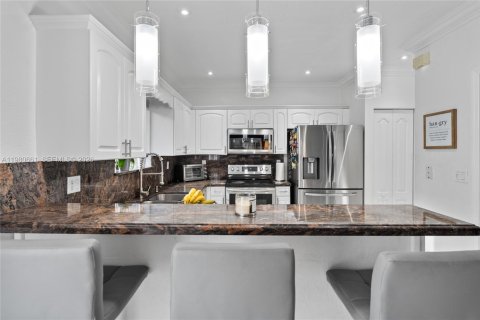 Touwnhouse à vendre à Cutler Bay, Floride: 3 chambres, 120.31 m2 № 2169924 - photo 9