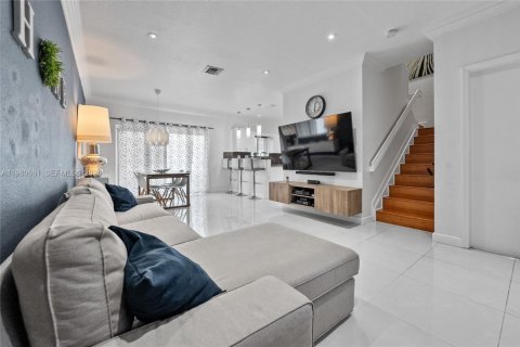 Touwnhouse à vendre à Cutler Bay, Floride: 3 chambres, 120.31 m2 № 2169924 - photo 5