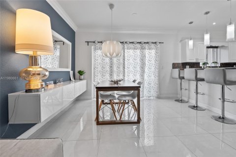 Touwnhouse à vendre à Cutler Bay, Floride: 3 chambres, 120.31 m2 № 2169924 - photo 8