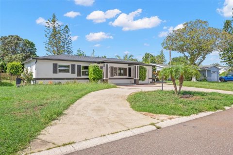 Casa en Kenneth City, Florida 2 dormitorios, 117.06 m2 № 2258768