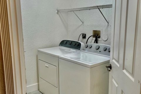 Casa en venta en Coral Springs, Florida, 5 dormitorios, 293.11 m2 № 1189865 - foto 1