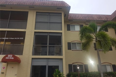 Condo in Pompano Beach, Florida, 1 bedroom  № 1972382 - photo 12