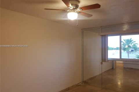 Condo in Pompano Beach, Florida, 1 bedroom  № 1972382 - photo 23