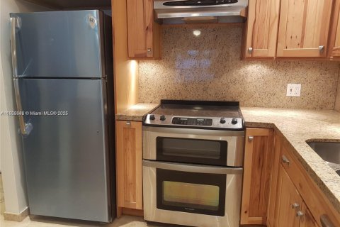 Condo in Pompano Beach, Florida, 1 bedroom  № 1972382 - photo 19