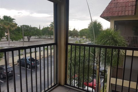 Condo in Pompano Beach, Florida, 1 bedroom  № 1972382 - photo 6