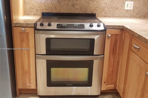 Condo in Pompano Beach, Florida, 1 bedroom  № 1972382 - photo 18