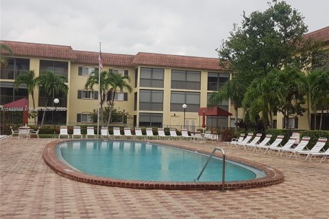Condo in Pompano Beach, Florida, 1 bedroom  № 1972382 - photo 9