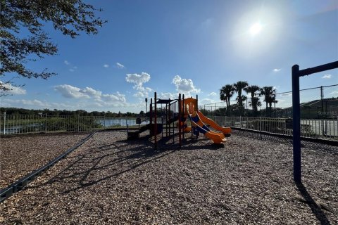 Condominio en venta en Haines City, Florida, 2 dormitorios, 107.02 m2 № 1554432 - foto 18