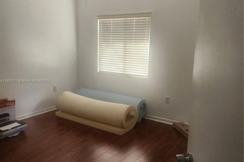 Купить кондоминиум в Пемброк-Пайнс, Флорида 2 спальни, 120.77м2, № 1959368 - фото 9