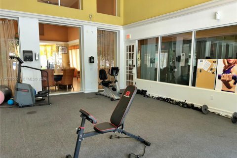 Снять в аренду кондоминиум в Холливуд, Флорида 2 спальни, 76.18м2, № 2084918 - фото 21