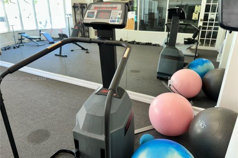 Снять в аренду кондоминиум в Холливуд, Флорида 2 спальни, 76.18м2, № 2084918 - фото 25
