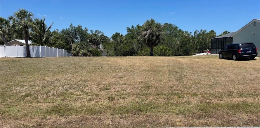 Land in Port Charlotte, Florida № 1670142