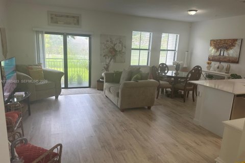 Купить кондоминиум в Майами, Флорида 3 спальни, 128.58м2, № 2047094 - фото 2