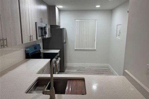 Copropriété à vendre à Lauderhill, Floride: 2 chambres, 117.06 m2 № 2008280 - photo 3