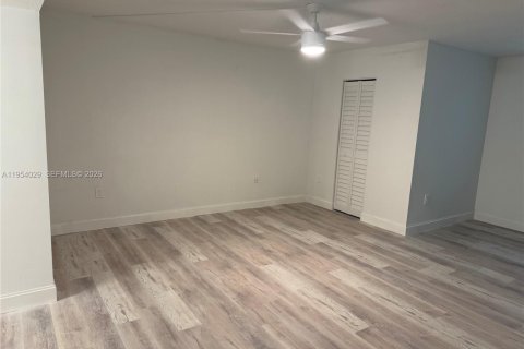 Copropriété à vendre à Lauderhill, Floride: 2 chambres, 117.06 m2 № 2008280 - photo 9