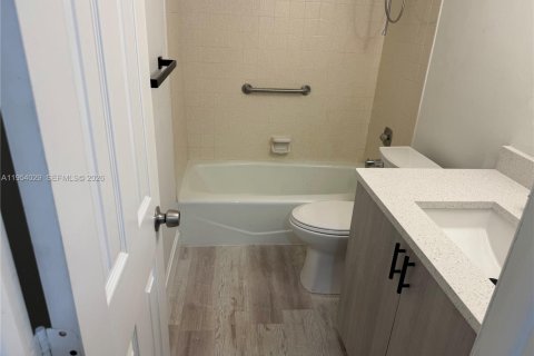 Copropriété à vendre à Lauderhill, Floride: 2 chambres, 117.06 m2 № 2008280 - photo 15