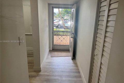 Copropriété à vendre à Lauderhill, Floride: 2 chambres, 117.06 m2 № 2008280 - photo 13