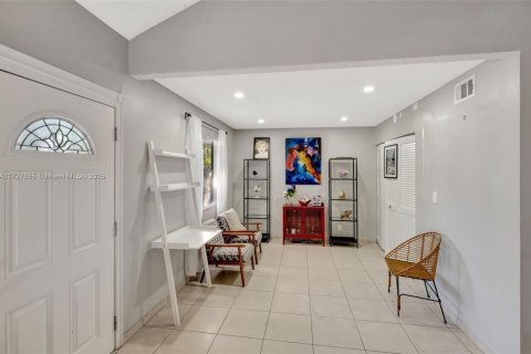 Adosado en venta en Miami, Florida, 4 dormitorios, 141.68 m2 № 1481037 - foto 29
