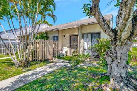 Adosado en venta en Miami, Florida, 4 dormitorios, 141.68 m2 № 1481037 - foto 20