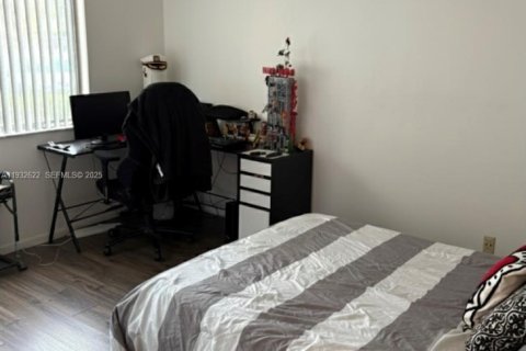 Снять в аренду кондоминиум в Уэстон, Флорида 2 спальни, 114.36м2, № 1991566 - фото 5