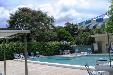 Снять в аренду кондоминиум в Уэстон, Флорида 2 спальни, 114.36м2, № 1991566 - фото 15