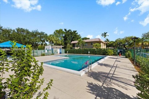 Снять в аренду кондоминиум в Уэстон, Флорида 2 спальни, 114.36м2, № 1991566 - фото 11