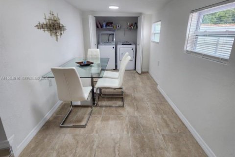 Casa en alquiler en Miami, Florida, 2 dormitorios № 2026979 - foto 4