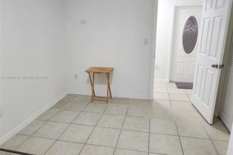 Casa en alquiler en Miami, Florida, 2 dormitorios № 2026979 - foto 20
