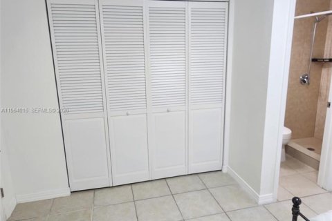 Casa en alquiler en Miami, Florida, 2 dormitorios № 2026979 - foto 14
